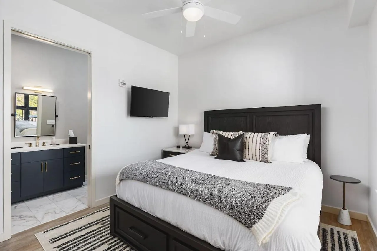 Upscale Music Row Corner Unit With Patio Rooftop With City View And Gym Нэшвилл 0*,