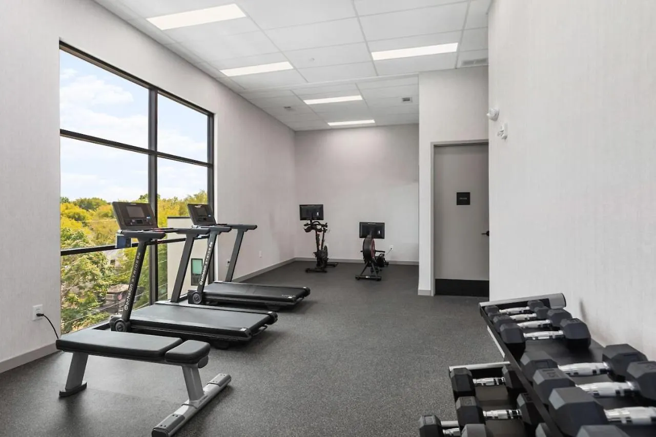 Upscale Music Row Corner Unit With Patio Rooftop With City View And Gym Нэшвилл