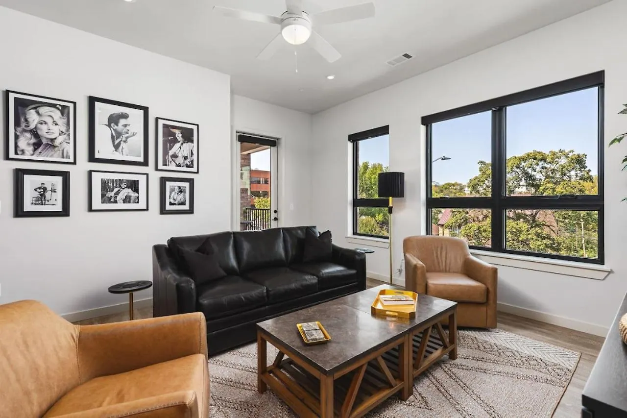Upscale Music Row Corner Unit With Patio Rooftop With City View And Gym Нэшвилл Апартаменты