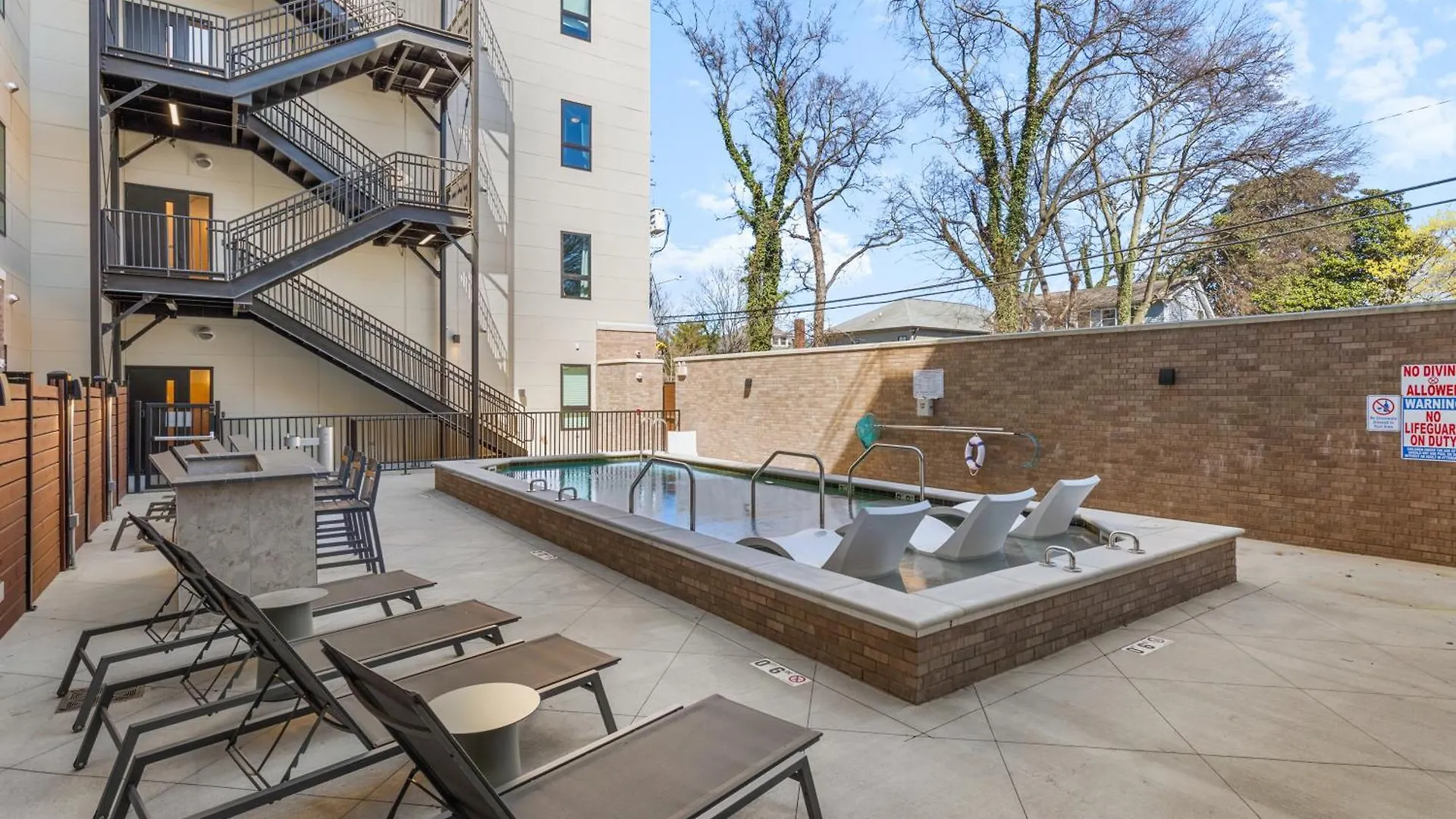 Upscale Music Row Corner Unit With Patio Rooftop With City View And Gym Нэшвилл США